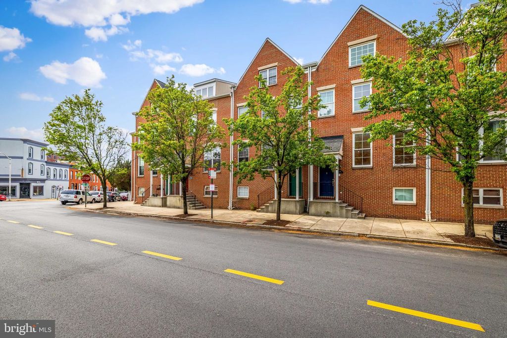 Image 4 of property listing at 2338 CAMBRIDGE WALK, Baltimore, MD 21224