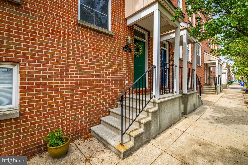Image 6 of property listing at 2338 CAMBRIDGE WALK, Baltimore, MD 21224