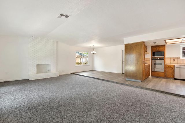 778 W Polson Avenue, Clovis, CA 93612