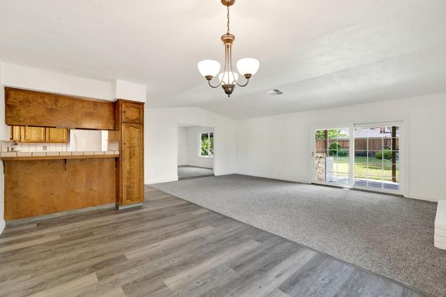 778 W Polson Avenue, Clovis, CA 93612