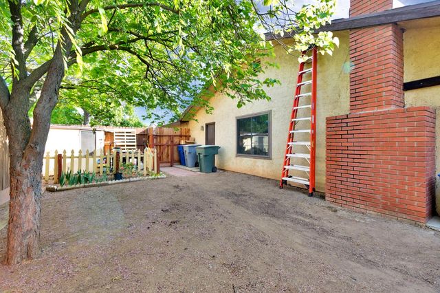 778 W Polson Avenue, Clovis, CA 93612