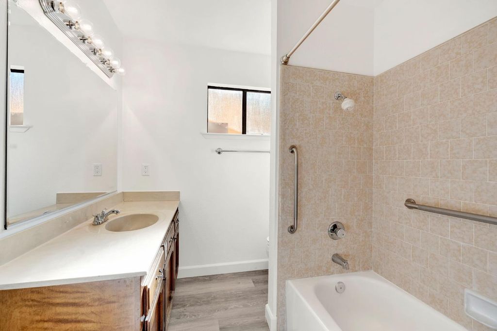 Image 21 of property listing at 778 W Polson Avenue, Clovis, CA 93612