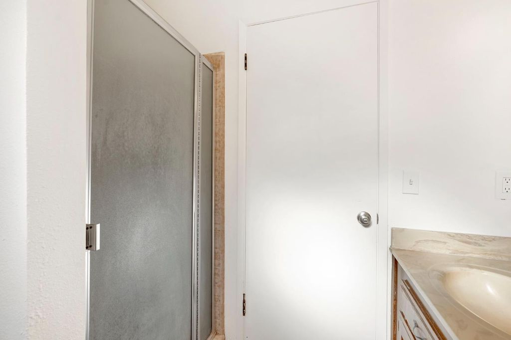 Image 25 of property listing at 778 W Polson Avenue, Clovis, CA 93612