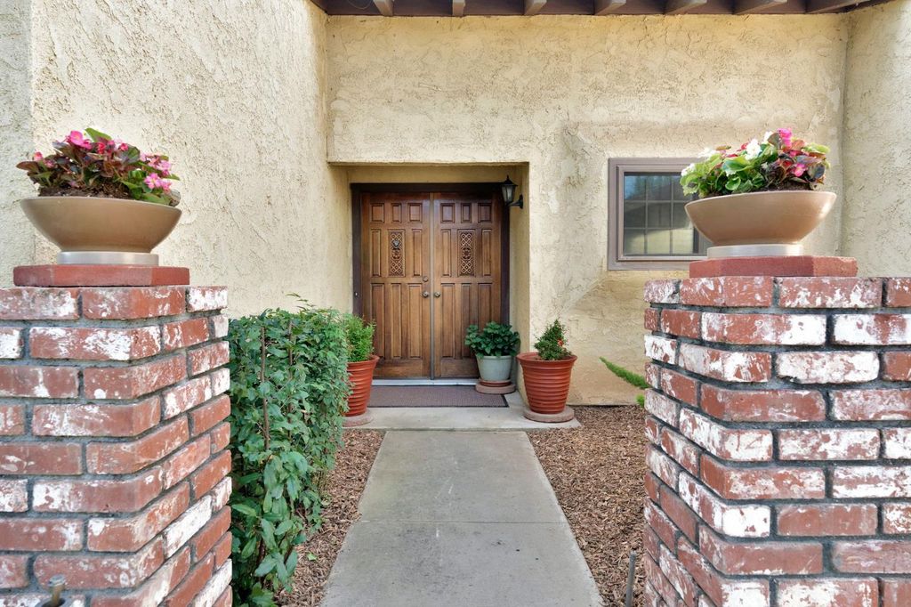 Image 3 of property listing at 778 W Polson Avenue, Clovis, CA 93612