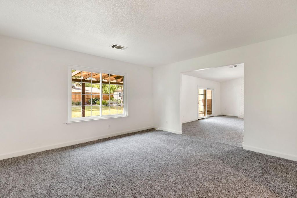 Image 5 of property listing at 778 W Polson Avenue, Clovis, CA 93612