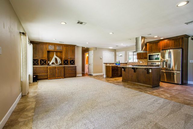 3236 Smathers Way, Carmichael, CA 95608