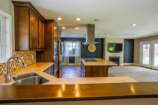 3236 Smathers Way, Carmichael, CA 95608