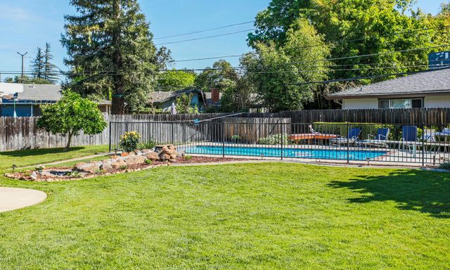 3236 Smathers Way, Carmichael, CA 95608