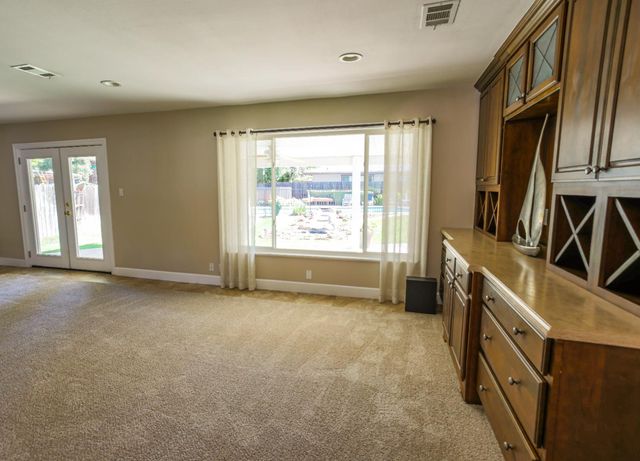 3236 Smathers Way, Carmichael, CA 95608