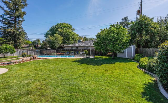 3236 Smathers Way, Carmichael, CA 95608