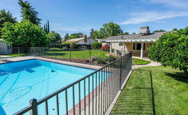 3236 Smathers Way, Carmichael, CA 95608