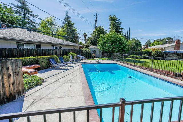 3236 Smathers Way, Carmichael, CA 95608