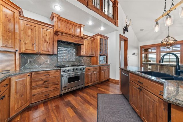 8924 E Clearview Ln, Spokane, WA 99217