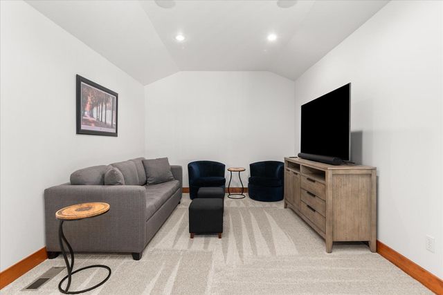 8924 E Clearview Ln, Spokane, WA 99217