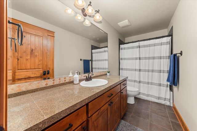 8924 E Clearview Ln, Spokane, WA 99217