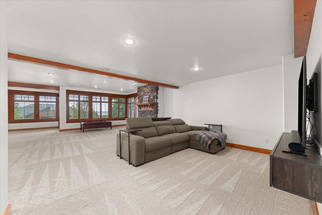 8924 E Clearview Ln, Spokane, WA 99217