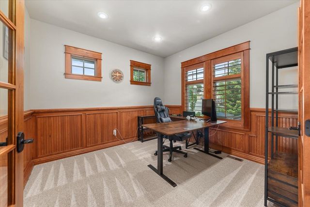 8924 E Clearview Ln, Spokane, WA 99217