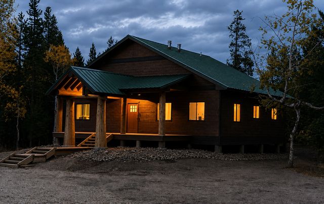 4425 W Willow Creek Road, Lincoln, MT 59639