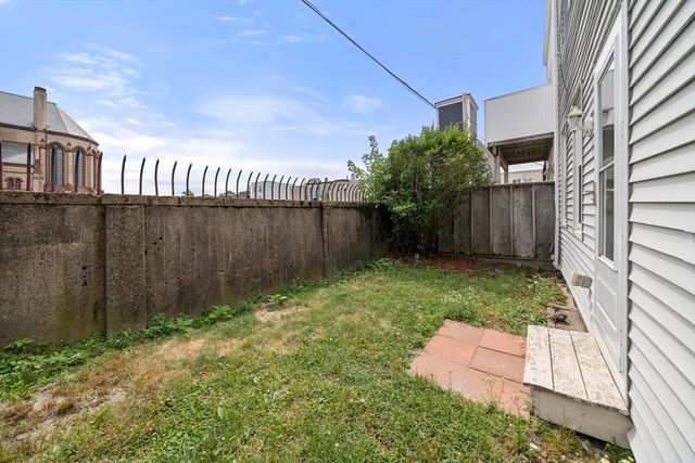 106 H Street, Boston, MA 02127