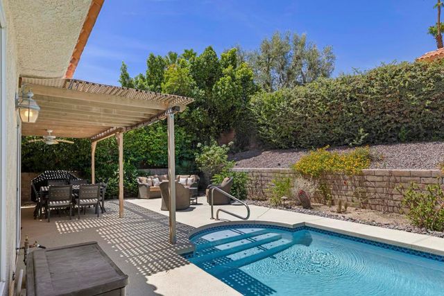 367 Cypress Point Drive, Palm Desert, CA 92211