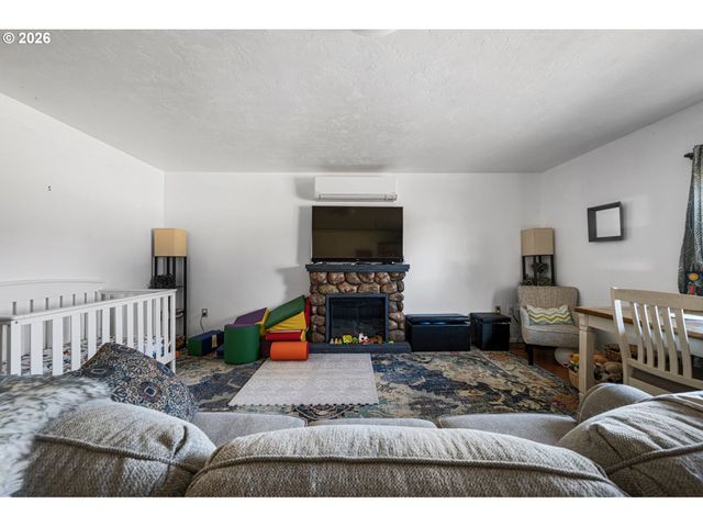 91471 N COBURG Rd, Eugene, OR 97408