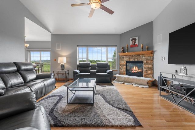 1246 S Wilson AVENUE, Hartford, WI 53027