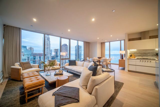 363 E Wacker Drive 2706, Chicago, IL 60601