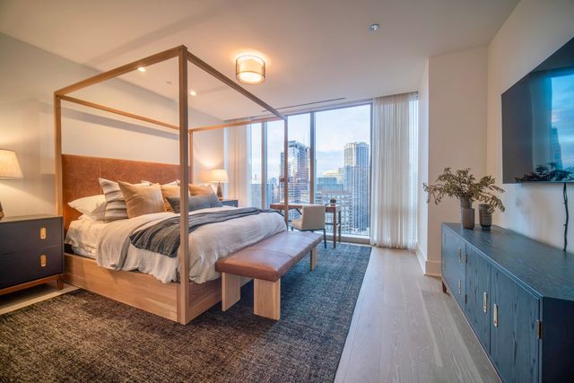 363 E Wacker Drive 2706, Chicago, IL 60601