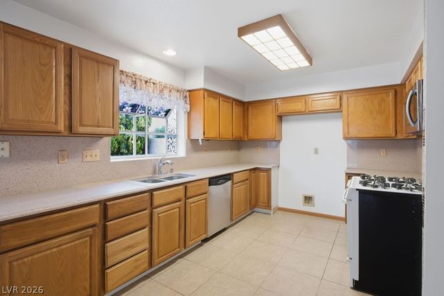 1920 Camino Carlos Rey, North Las Vegas, NV 89031