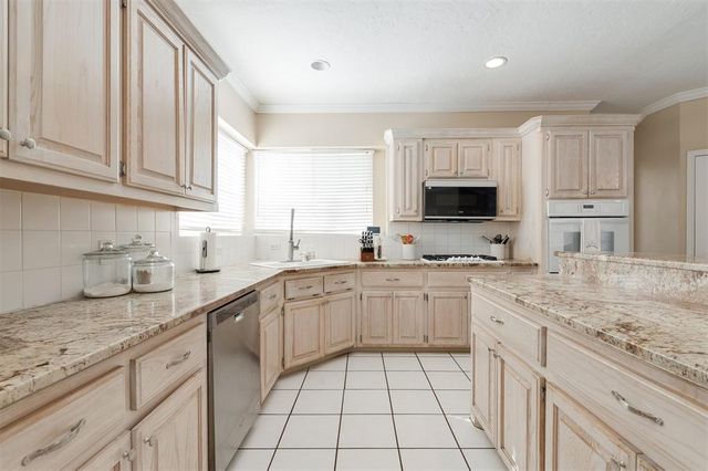 12700 Sutton Hill Road, Oklahoma City, OK 73142