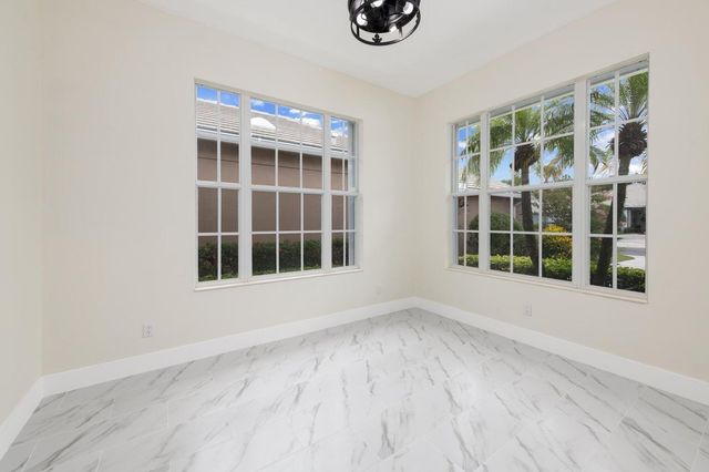 249 NW Bentley Circle, Port St. Lucie, FL 34986
