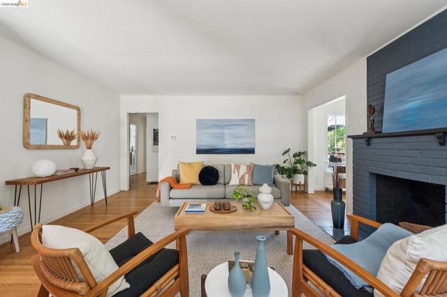 200 Fairlawn Dr, Berkeley, CA 94708