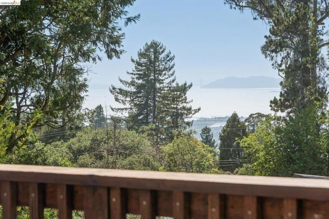 200 Fairlawn Dr, Berkeley, CA 94708