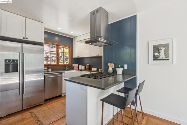 200 Fairlawn Dr, Berkeley, CA 94708