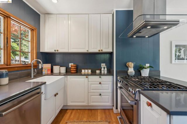 200 Fairlawn Dr, Berkeley, CA 94708