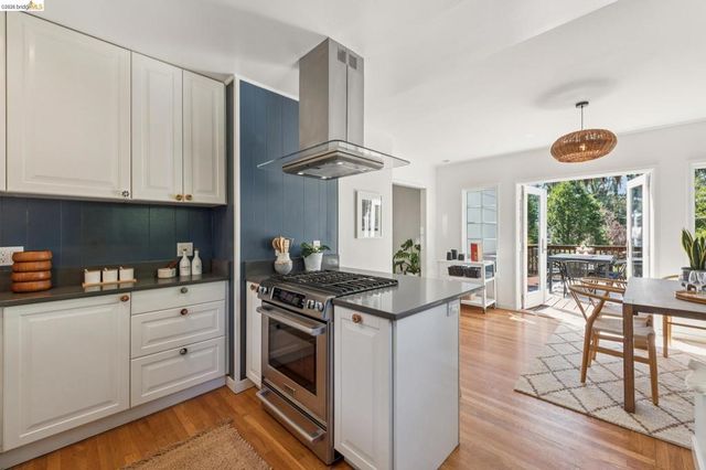 200 Fairlawn Dr, Berkeley, CA 94708