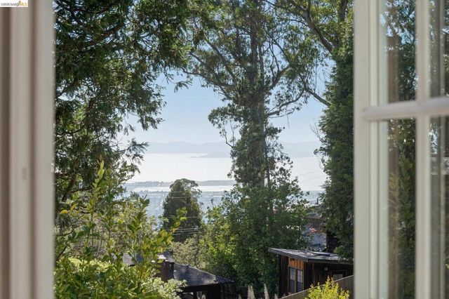 200 Fairlawn Dr, Berkeley, CA 94708