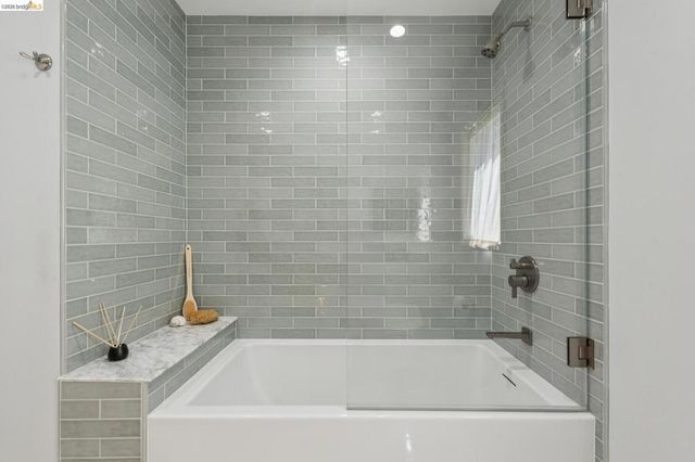 200 Fairlawn Dr, Berkeley, CA 94708