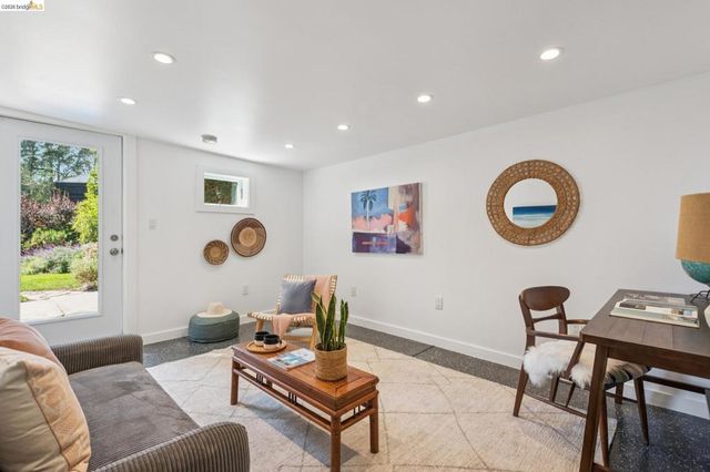200 Fairlawn Dr, Berkeley, CA 94708