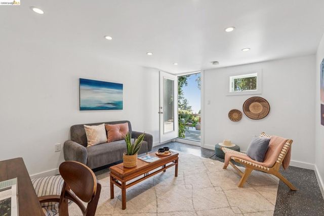 200 Fairlawn Dr, Berkeley, CA 94708