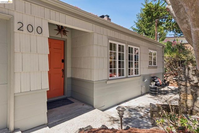 200 Fairlawn Dr, Berkeley, CA 94708