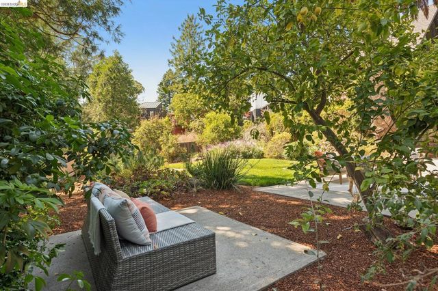 200 Fairlawn Dr, Berkeley, CA 94708