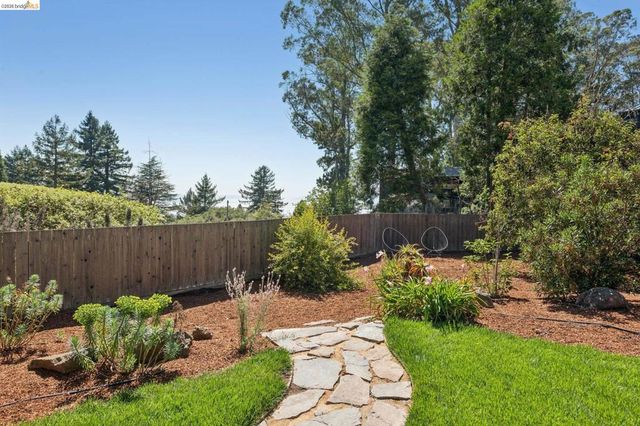 200 Fairlawn Dr, Berkeley, CA 94708