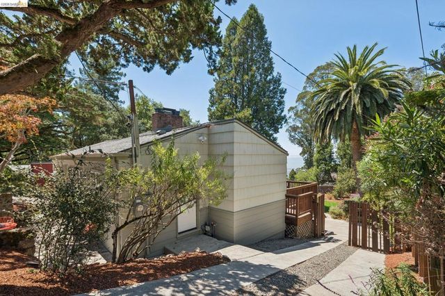 200 Fairlawn Dr, Berkeley, CA 94708