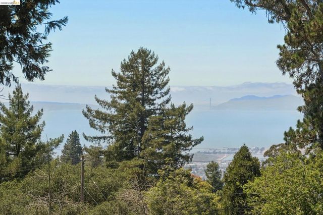 200 Fairlawn Dr, Berkeley, CA 94708