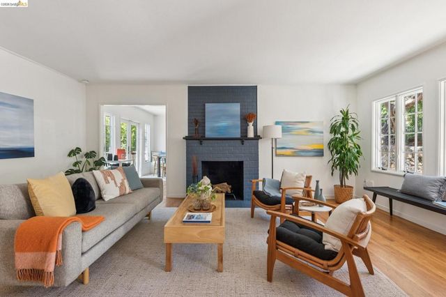 200 Fairlawn Dr, Berkeley, CA 94708
