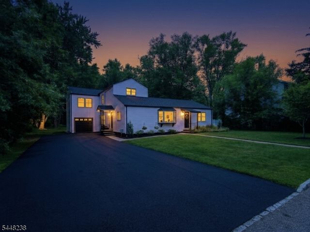 14 Big Piece Rd, Fairfield Twp., NJ 07004