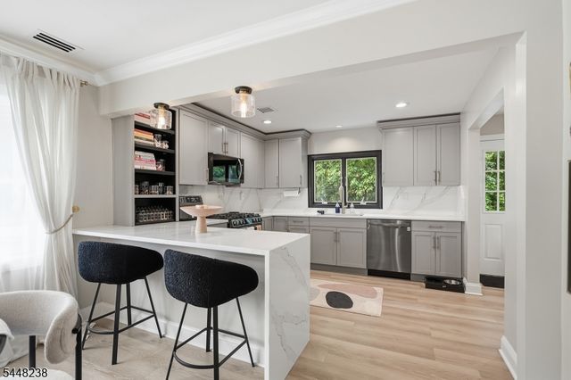 14 Big Piece Rd, Fairfield Twp., NJ 07004