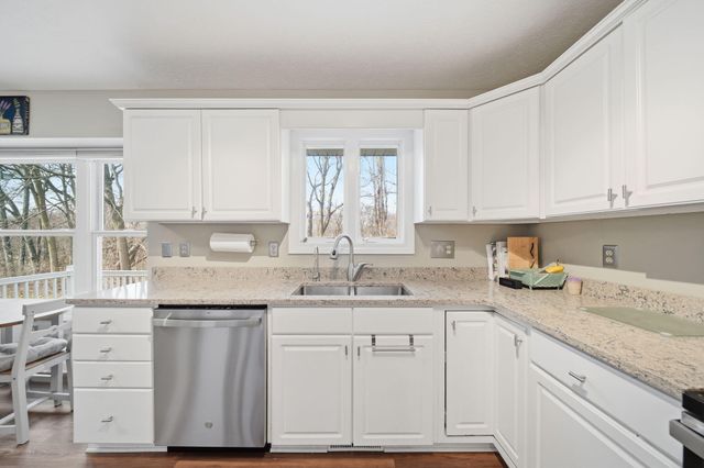 4830 Stonewood Drive, Jackson, MI 49201