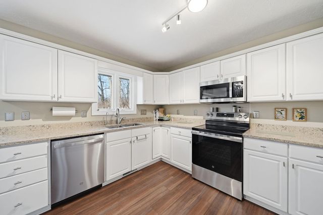 4830 Stonewood Drive, Jackson, MI 49201